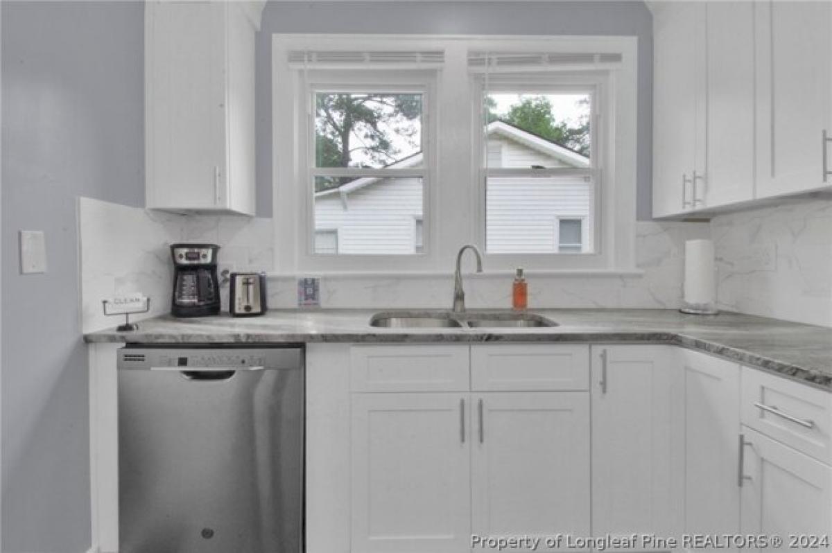 Picture of Home For Sale in Fayetteville, North Carolina, United States