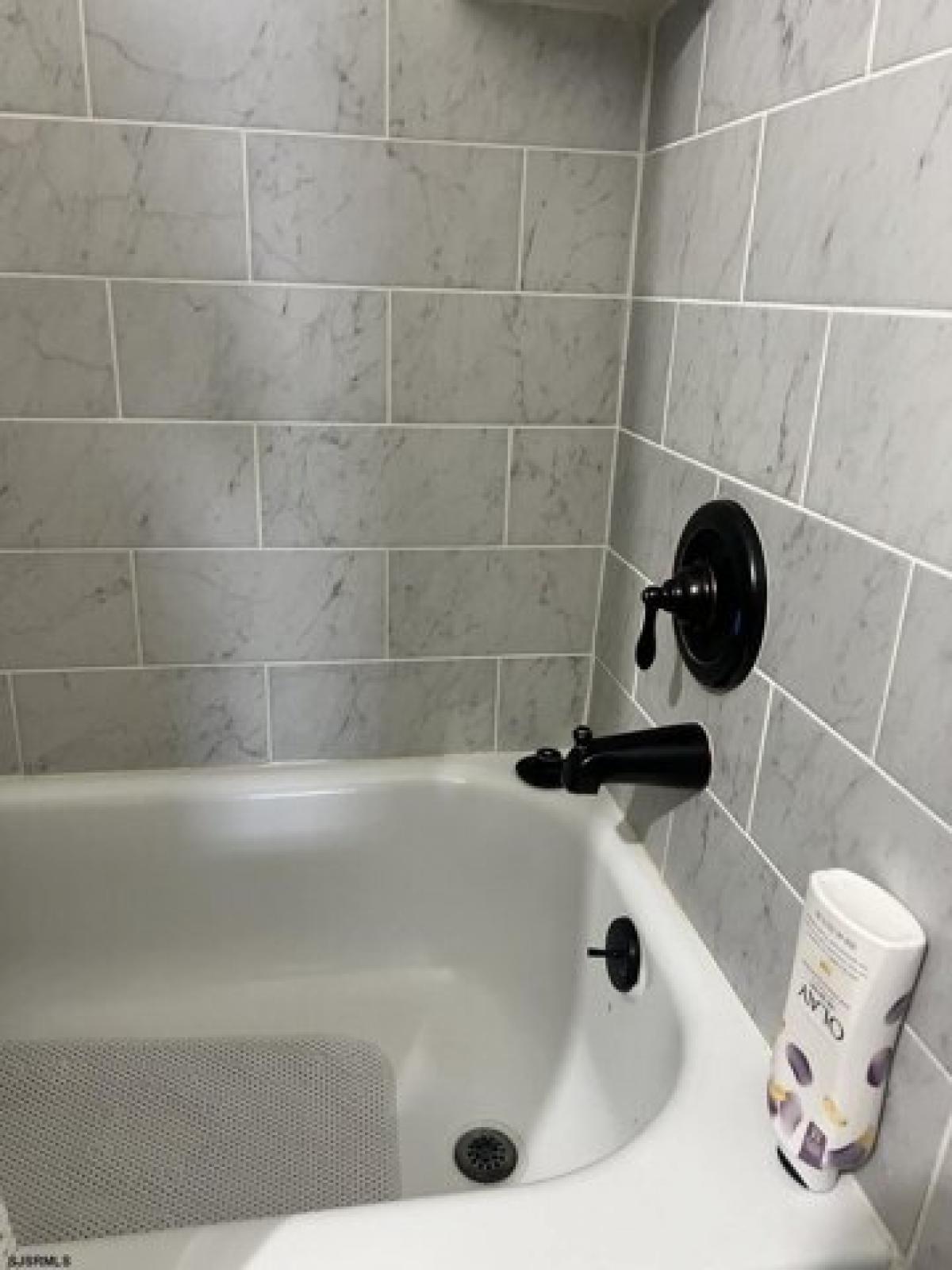 Picture of Home For Sale in Brigantine, New Jersey, United States