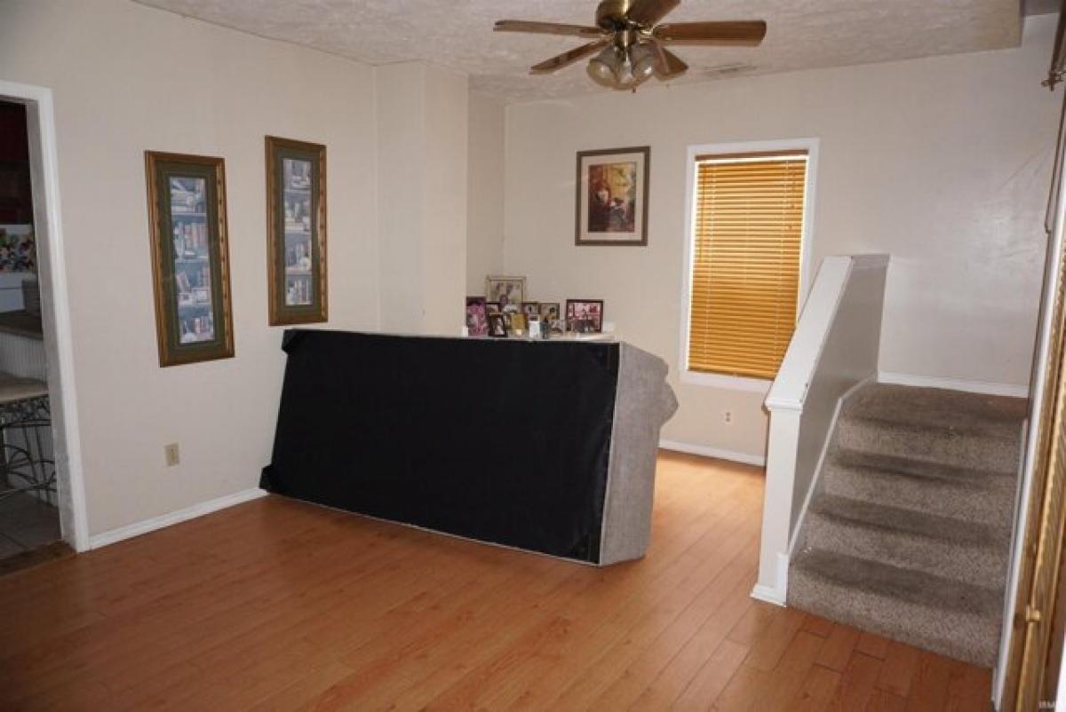 Picture of Home For Sale in Evansville, Indiana, United States