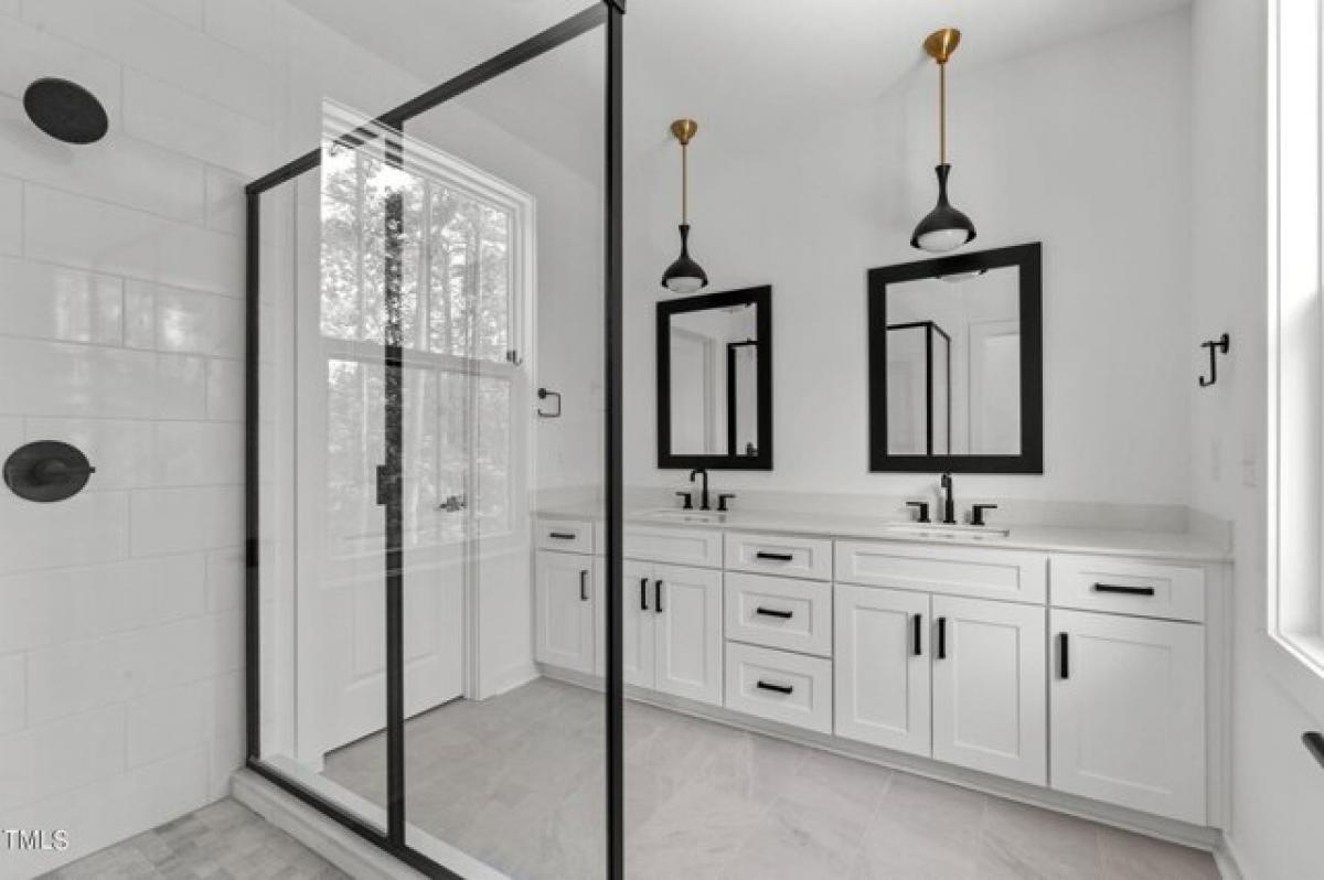 Picture of Home For Sale in Raleigh, North Carolina, United States