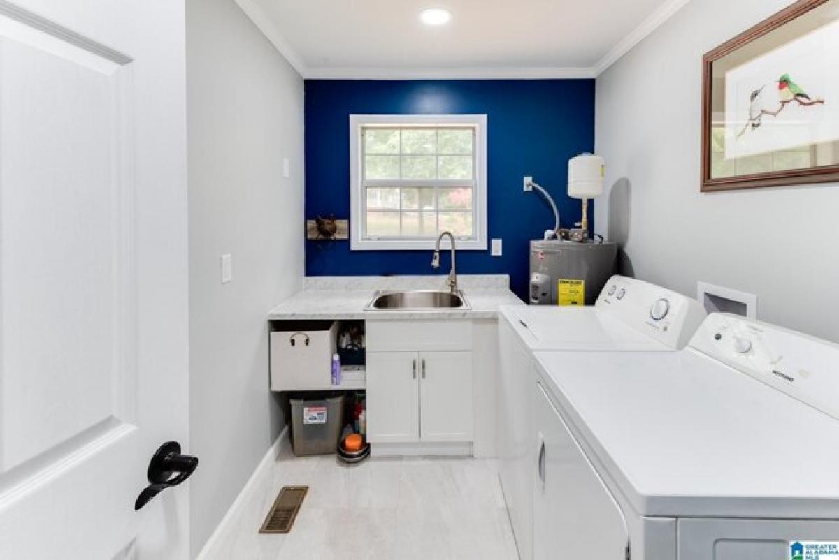 Picture of Home For Sale in Northport, Alabama, United States