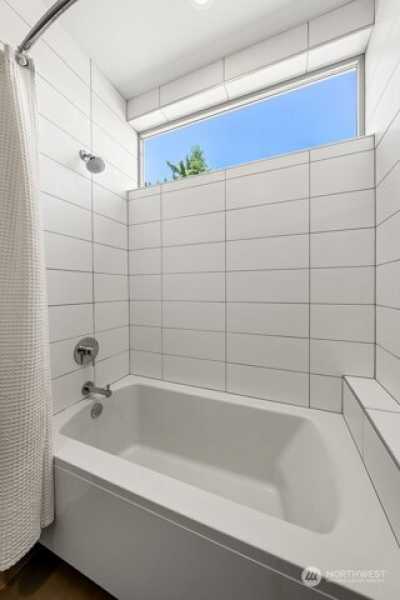 Home For Sale in Seattle, Washington