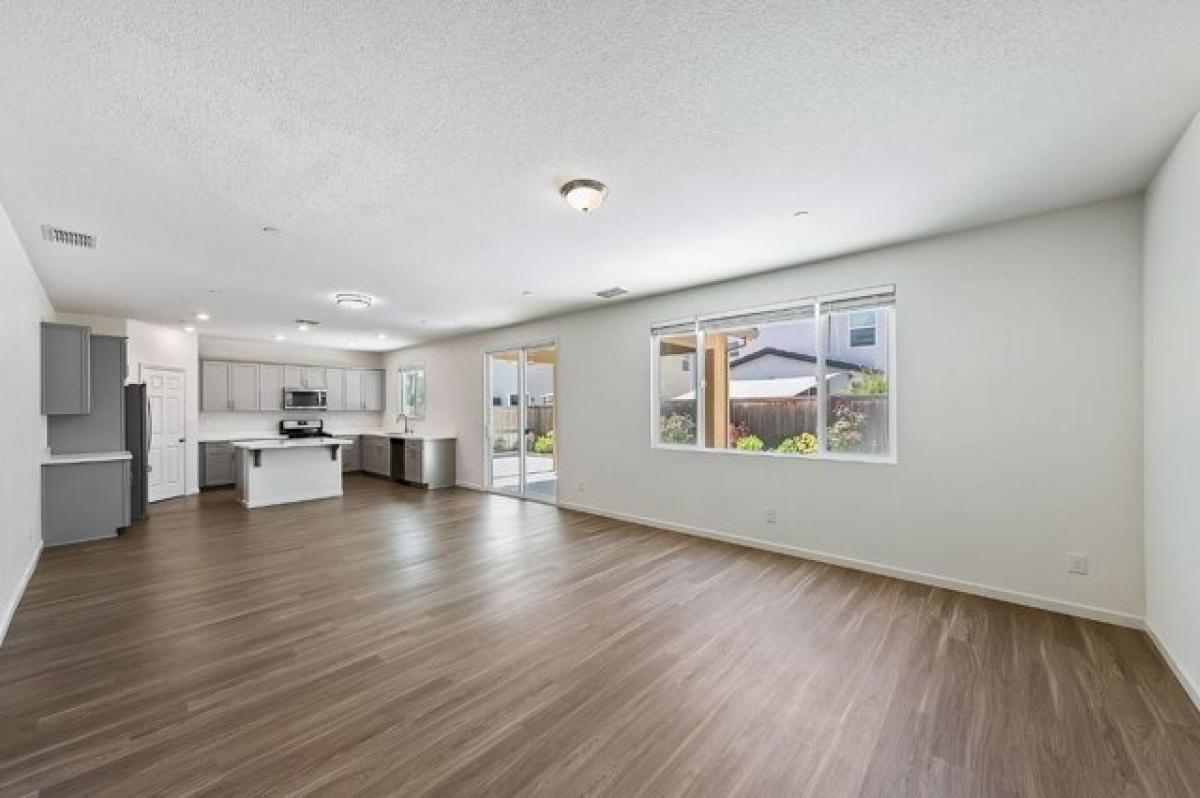 Picture of Home For Sale in Elk Grove, California, United States