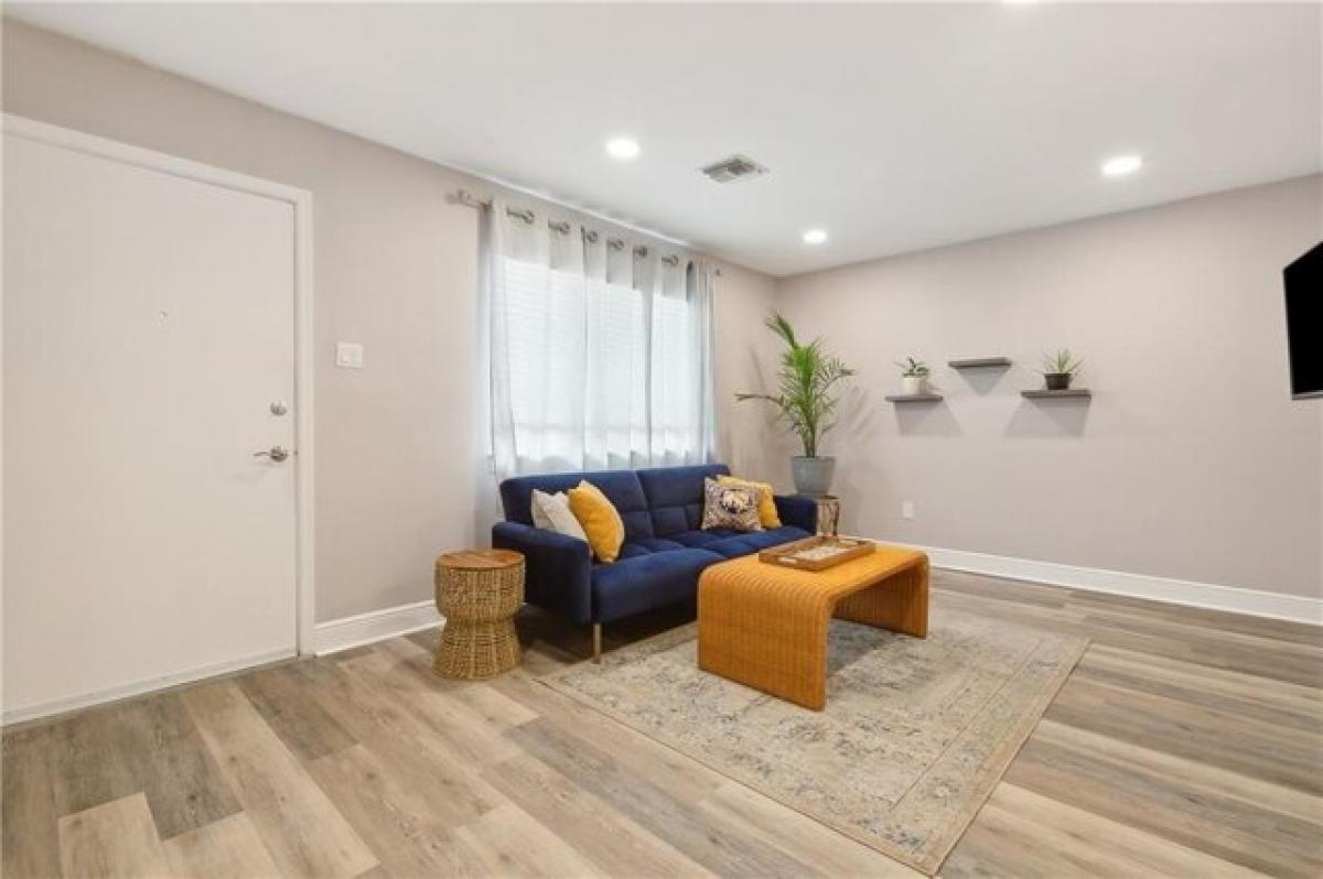 Picture of Home For Sale in Metairie, Louisiana, United States