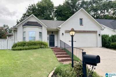 Home For Sale in Vestavia Hills, Alabama