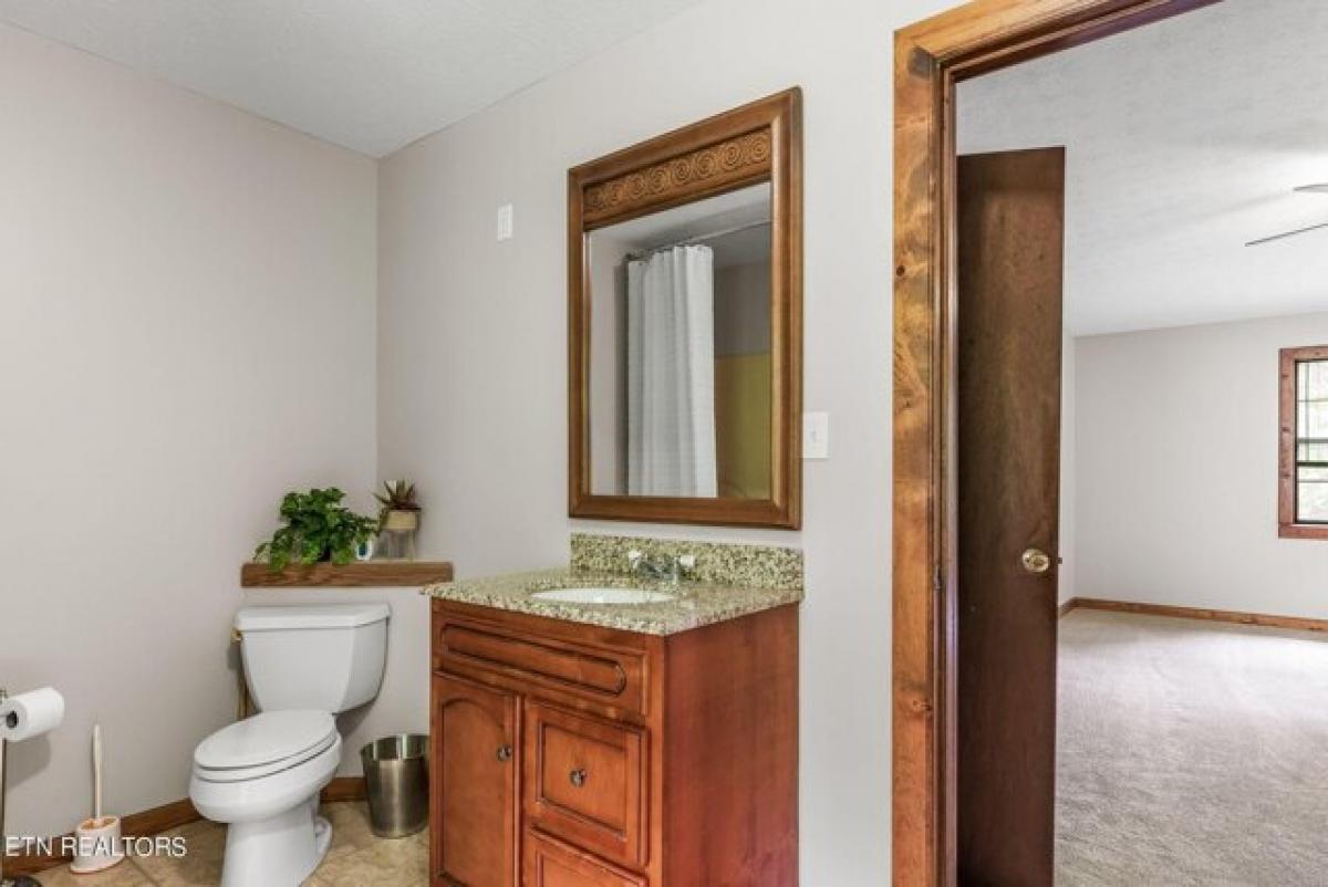 Picture of Home For Sale in Clinton, Tennessee, United States