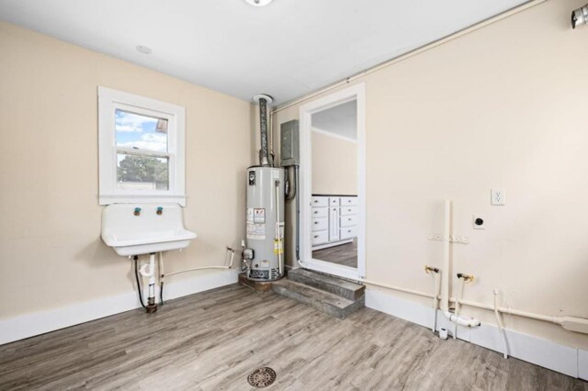 Picture of Home For Sale in Cheney, Kansas, United States