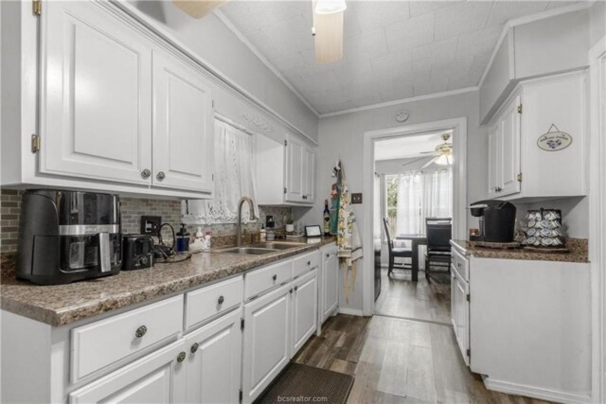 Picture of Home For Sale in Bryan, Texas, United States