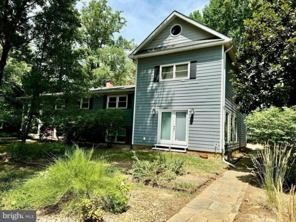 Picture of Home For Sale in Falls Church, Virginia, United States