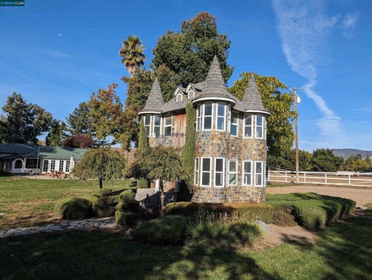 Picture of Home For Sale in Danville, California, United States