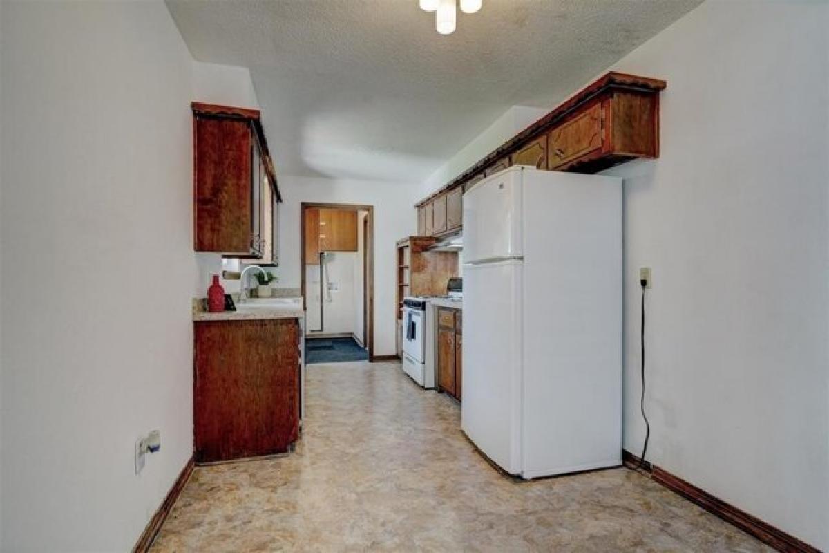 Picture of Home For Sale in Moore, Oklahoma, United States