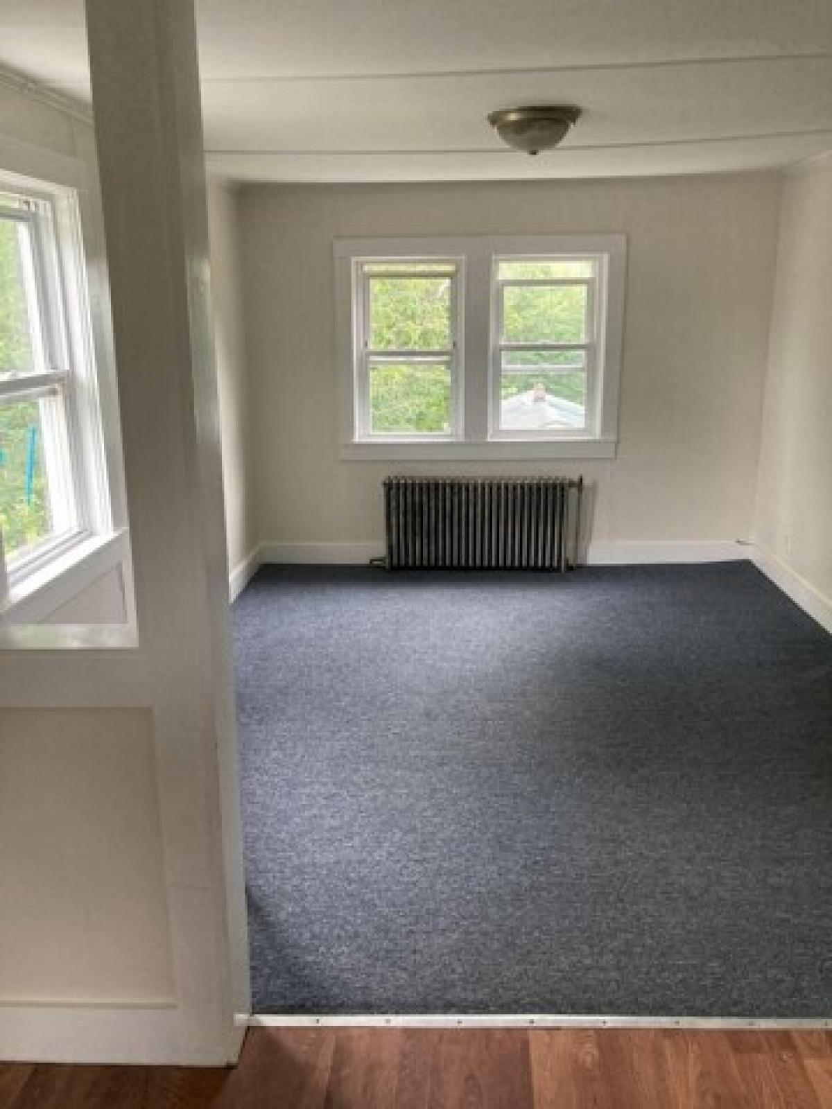 Picture of Home For Sale in Skowhegan, Maine, United States