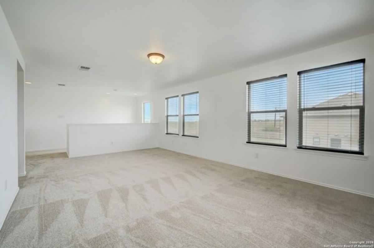 Picture of Home For Sale in Hutto, Texas, United States