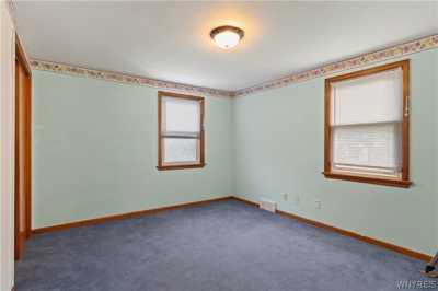 Home For Sale in Niagara Falls, New York