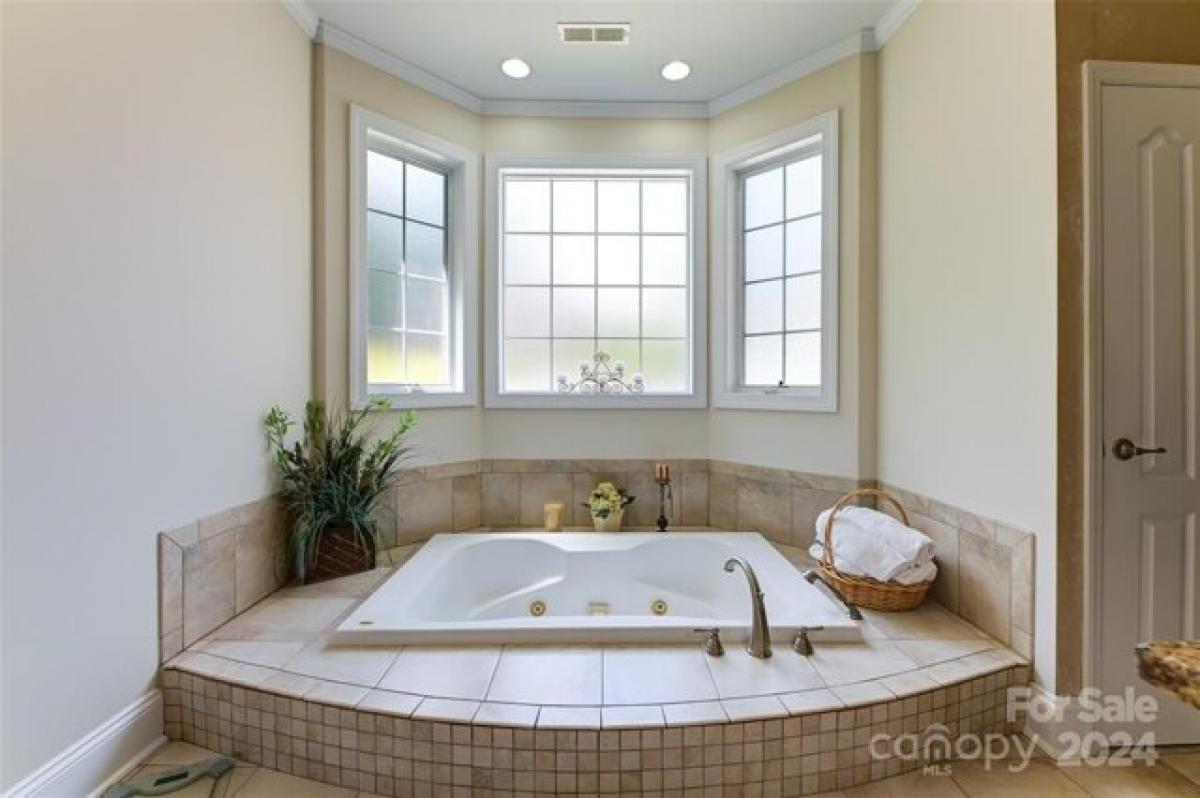 Picture of Home For Sale in Clover, South Carolina, United States