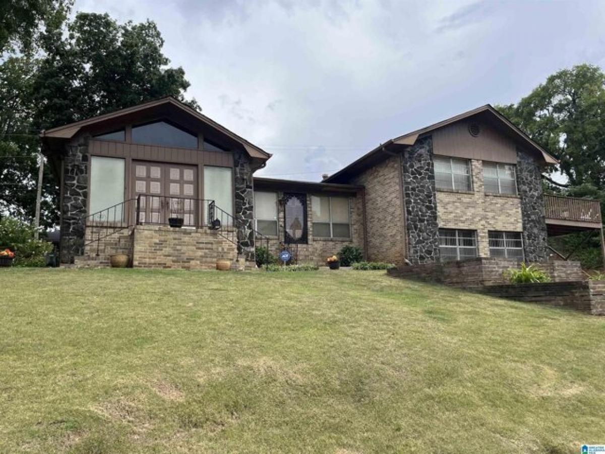 Picture of Home For Sale in Birmingham, Alabama, United States