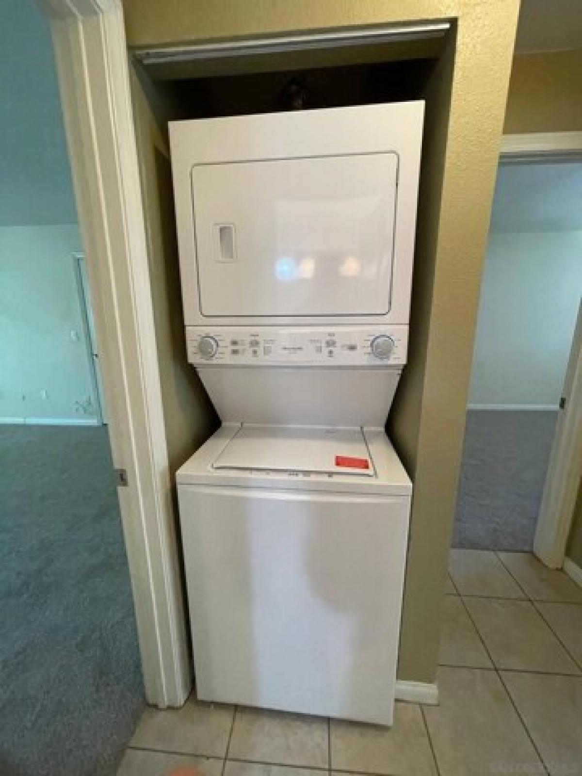 Picture of Home For Sale in Corona, California, United States