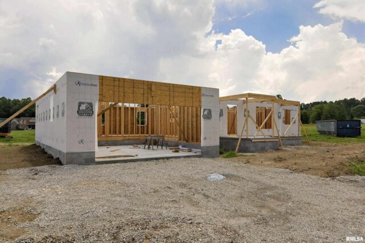 Picture of Home For Sale in Herrin, Illinois, United States