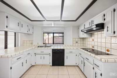 Home For Sale in Bakersfield, California