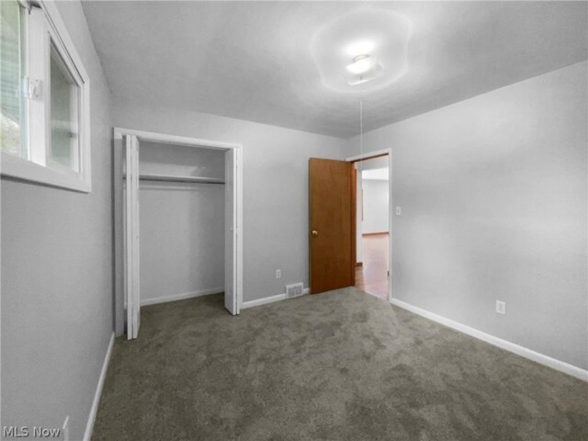 Picture of Home For Sale in Akron, Ohio, United States