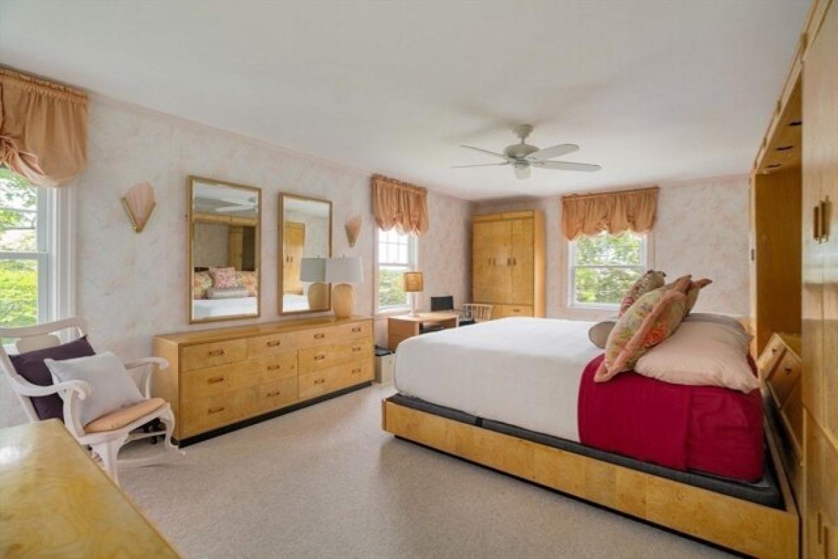 Picture of Home For Sale in Brookline, Massachusetts, United States