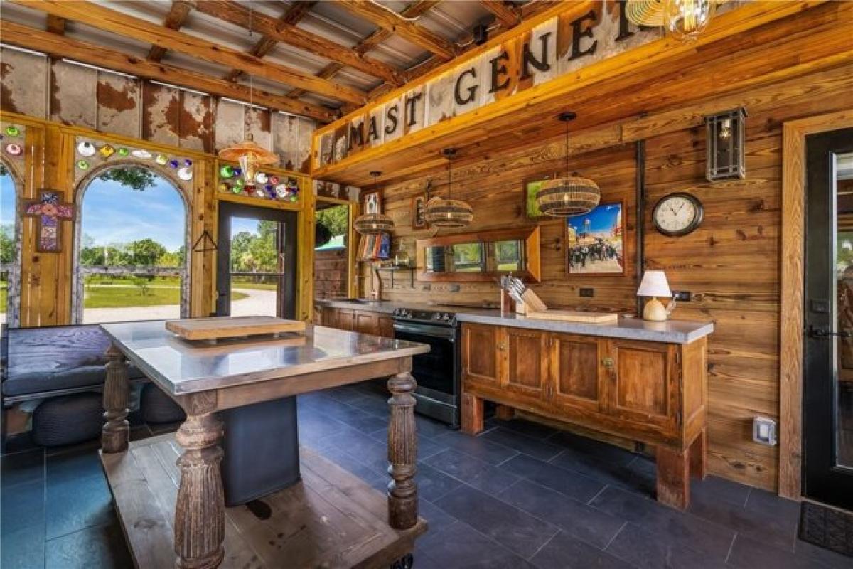 Picture of Home For Sale in Vero Beach, Florida, United States