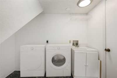 Home For Sale in Lakeway, Texas