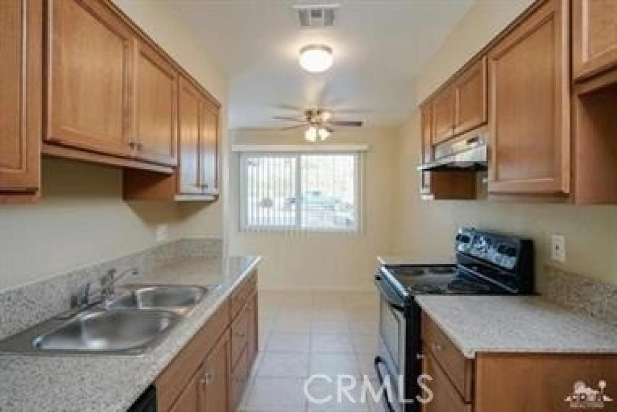 Picture of Home For Sale in Cathedral City, California, United States