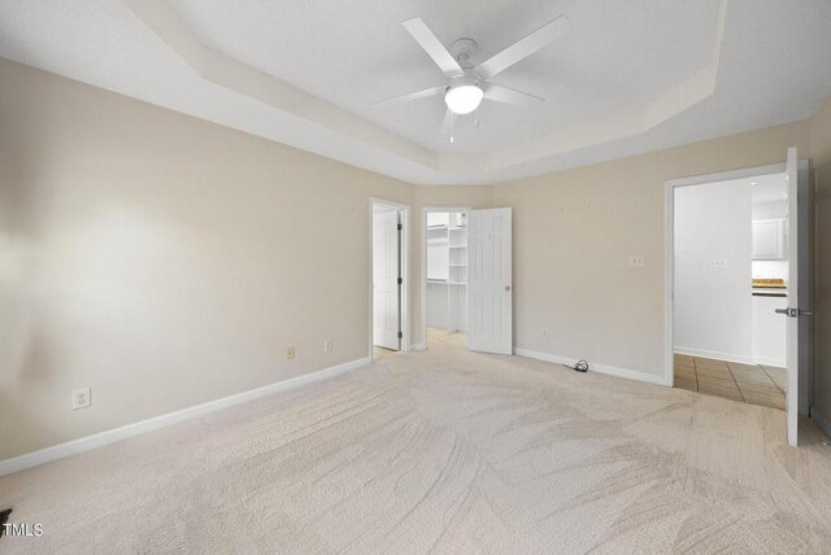 Picture of Home For Sale in Apex, North Carolina, United States