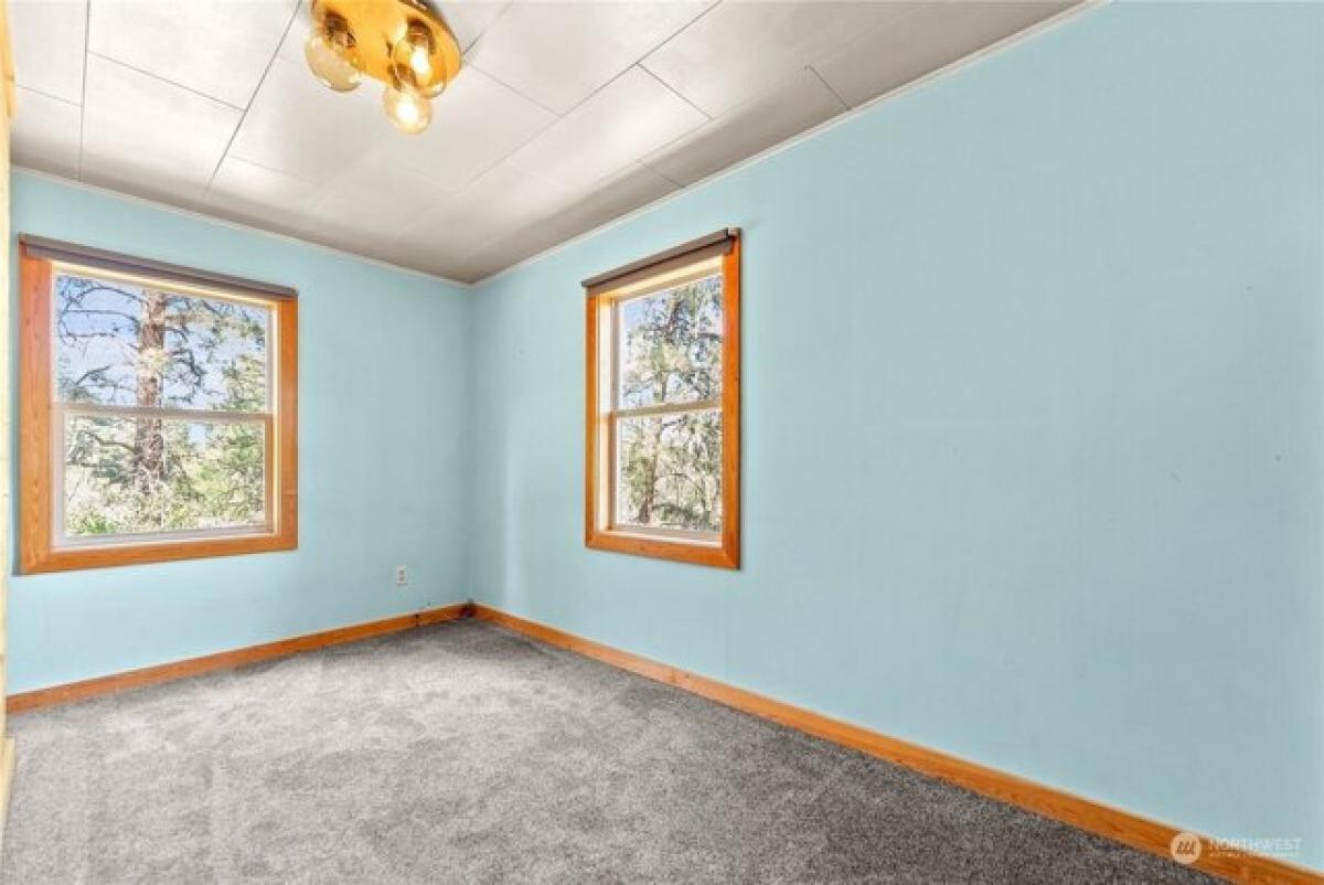 Picture of Home For Sale in Winthrop, Washington, United States