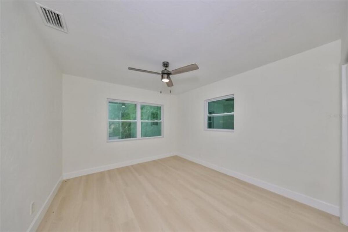 Picture of Home For Sale in Gulfport, Florida, United States