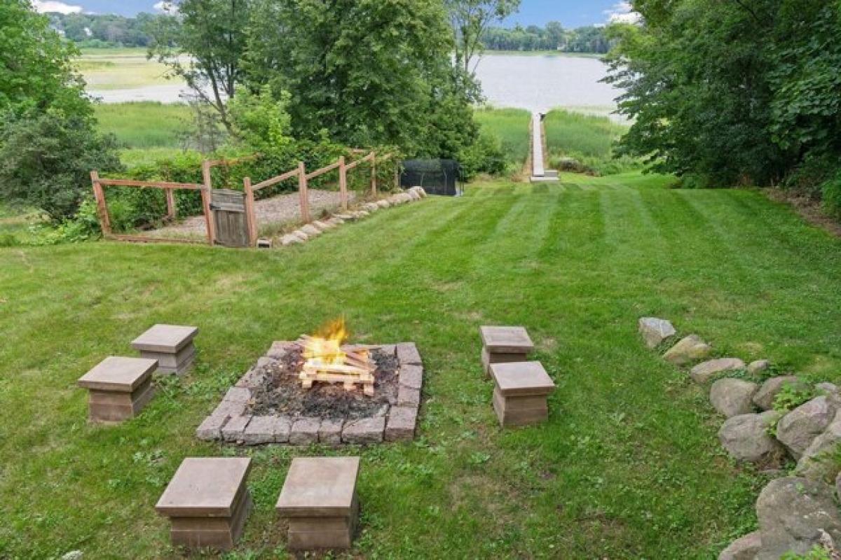 Picture of Home For Sale in Minnetonka, Minnesota, United States