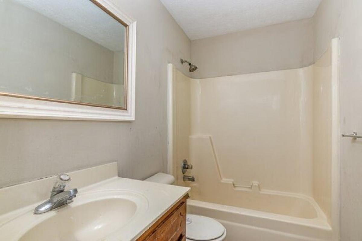 Picture of Home For Sale in Clarksville, Tennessee, United States