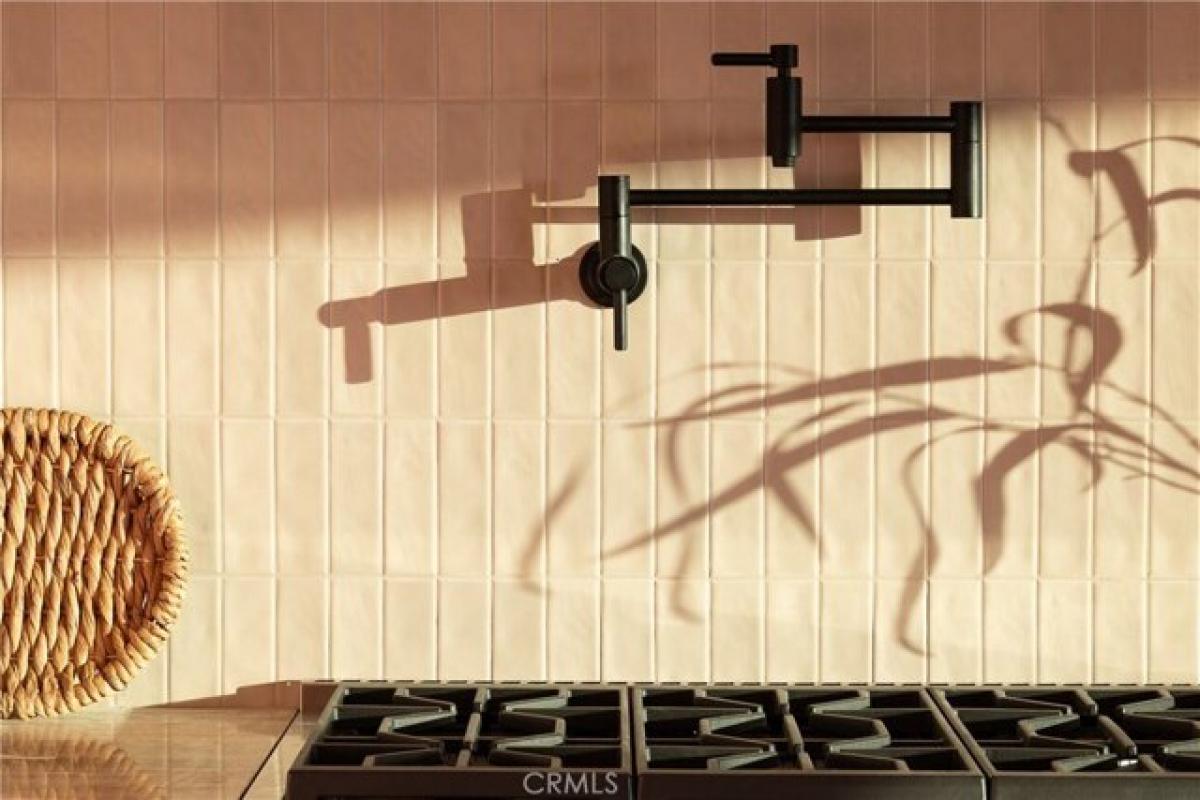 Picture of Home For Sale in Sherman Oaks, California, United States