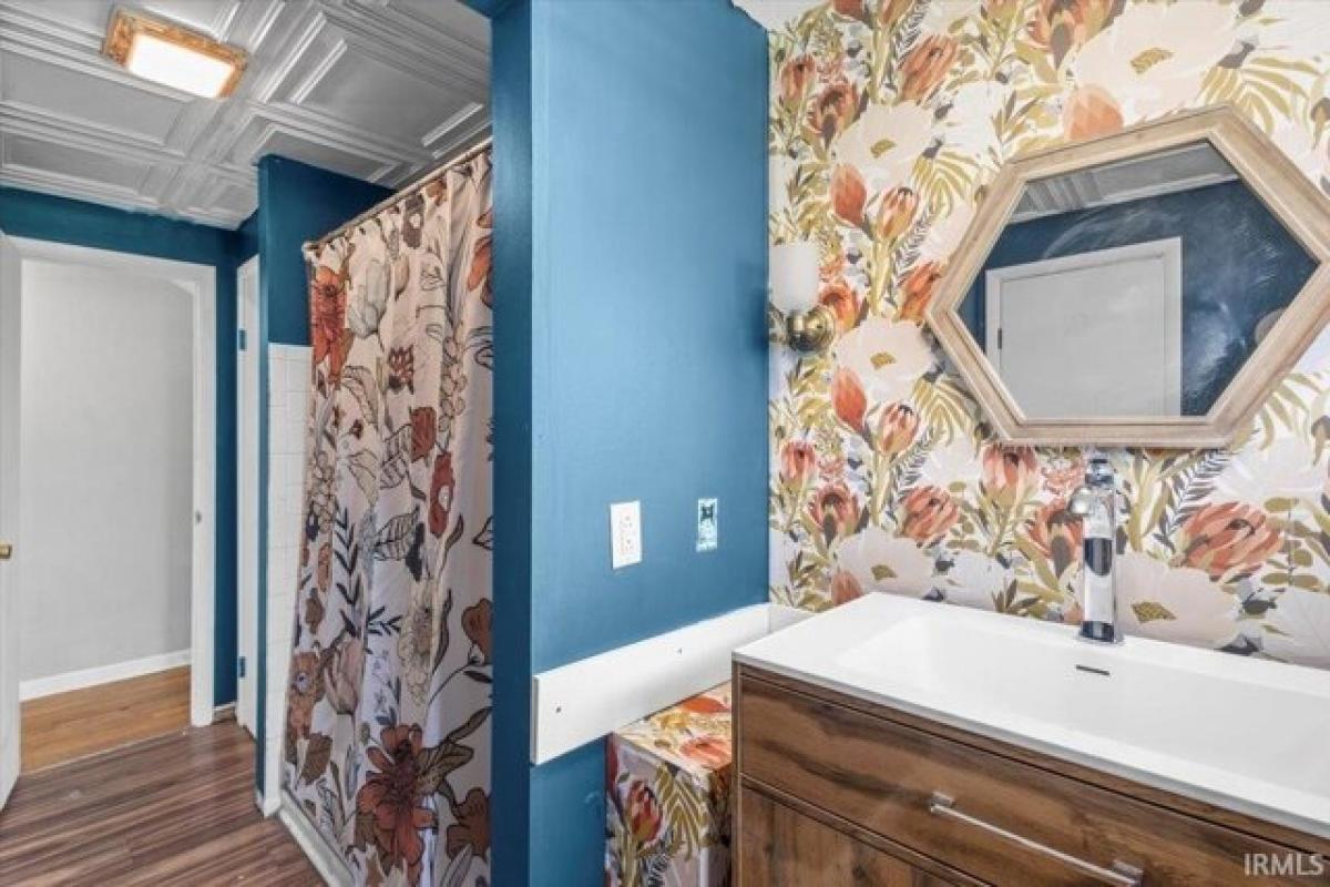 Picture of Home For Sale in Bloomington, Indiana, United States