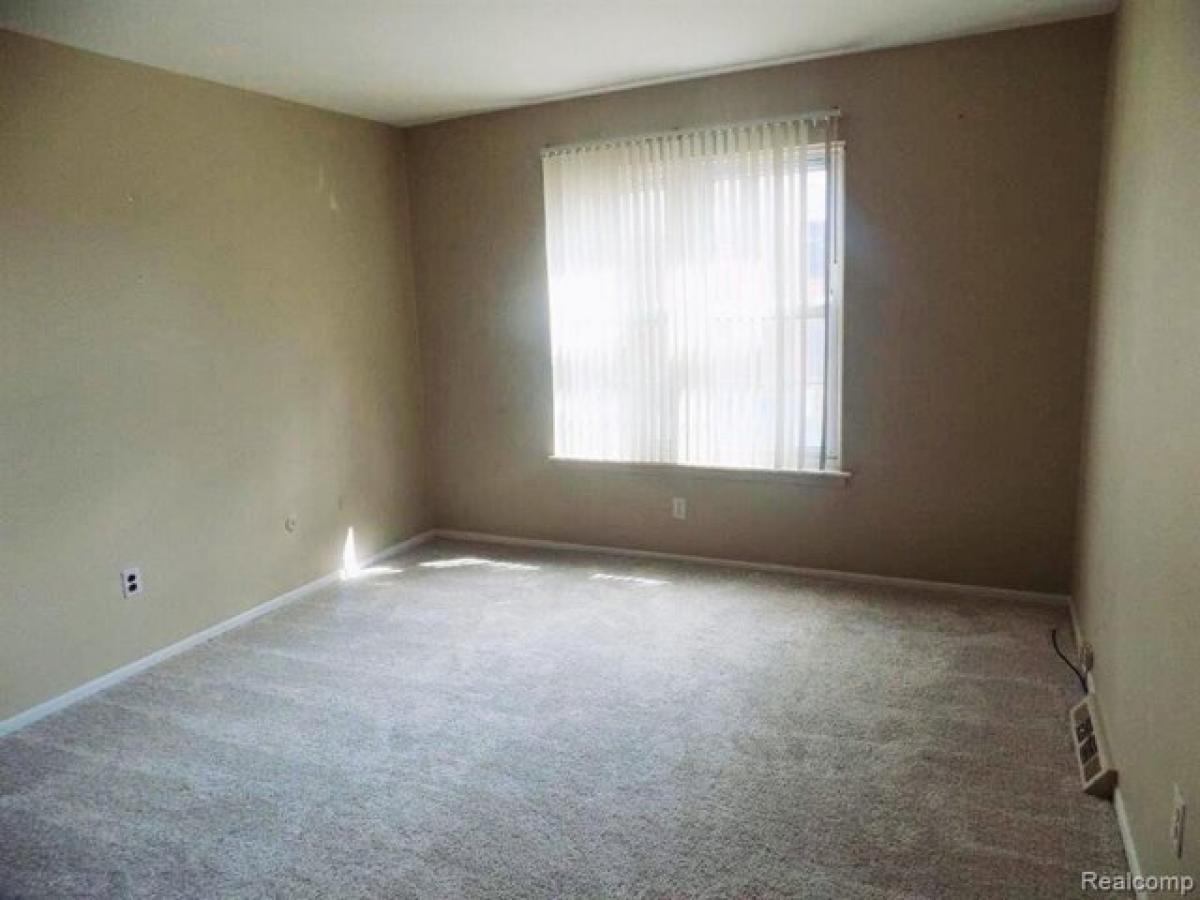 Picture of Home For Sale in Farmington Hills, Michigan, United States