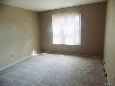 Home For Sale in Farmington Hills, Michigan