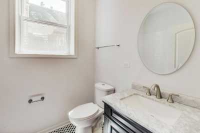 Home For Rent in Chicago, Illinois