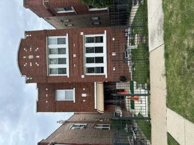 Home For Rent in Chicago, Illinois