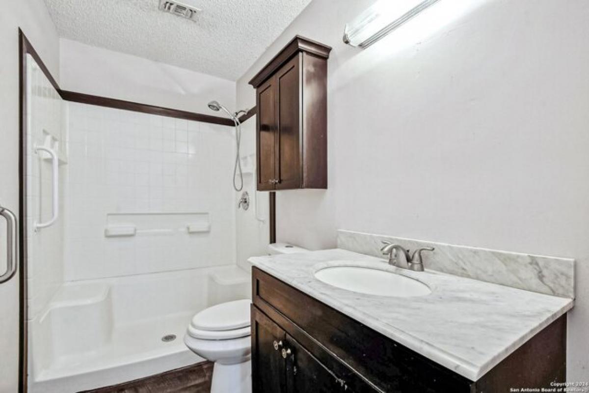 Picture of Home For Sale in Kerrville, Texas, United States