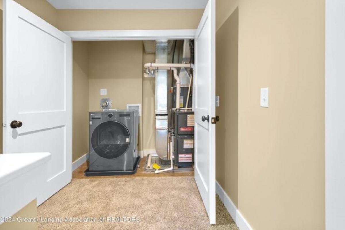 Picture of Home For Sale in Lansing, Michigan, United States