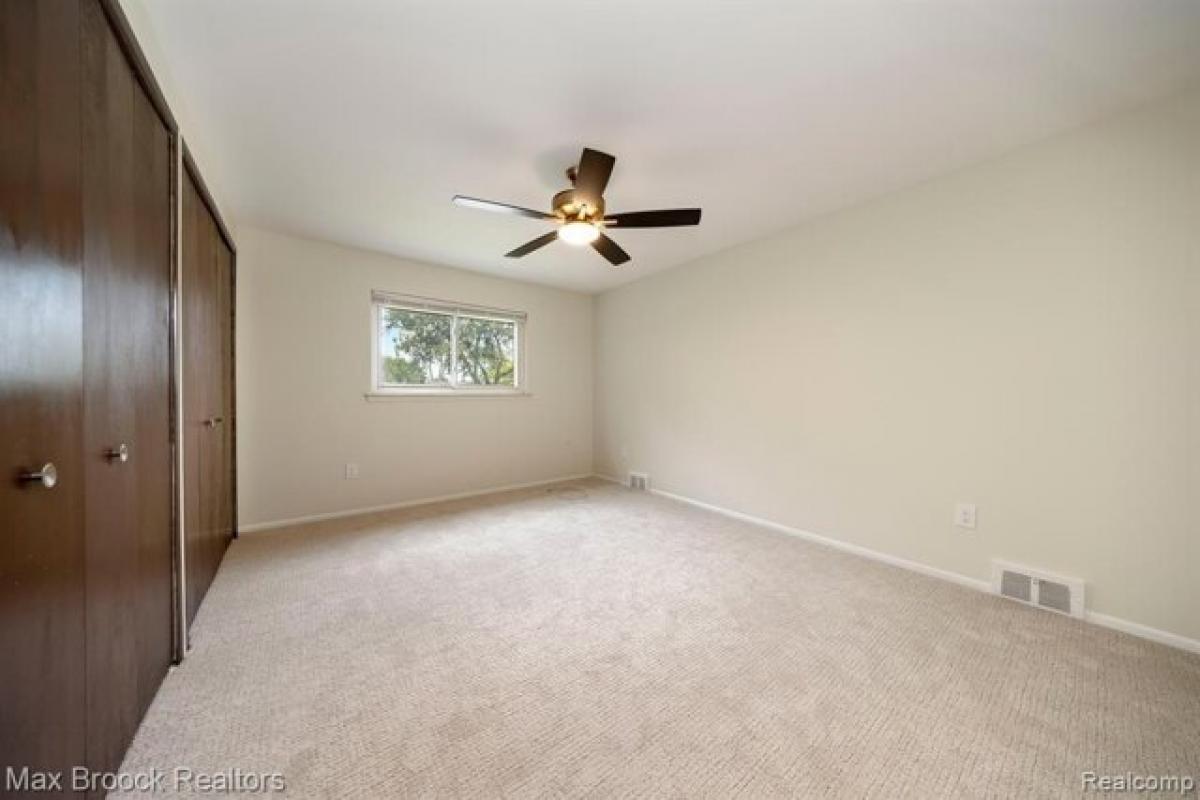 Picture of Home For Sale in Southfield, Michigan, United States