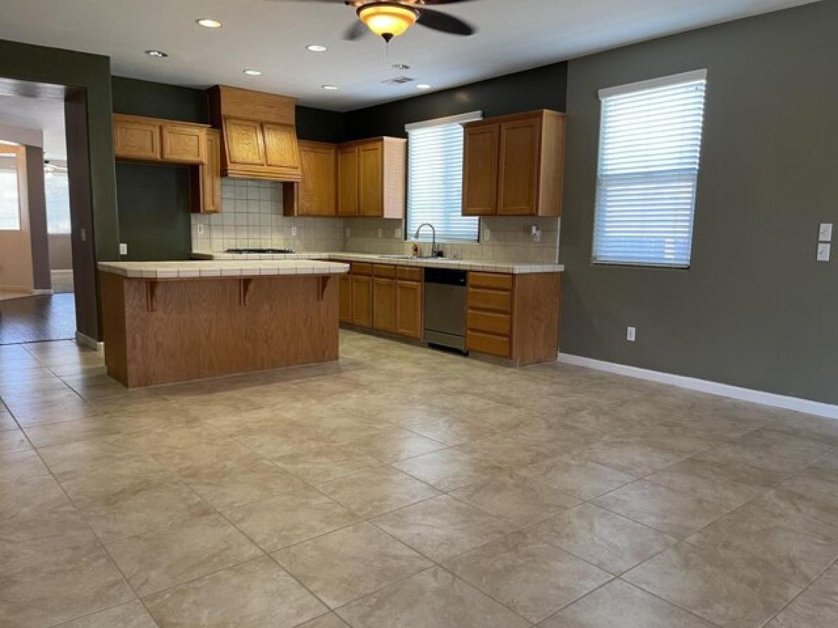 Picture of Home For Sale in Tulare, California, United States