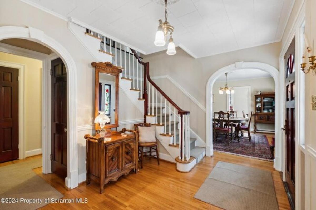 Picture of Home For Sale in Lake Ariel, Pennsylvania, United States