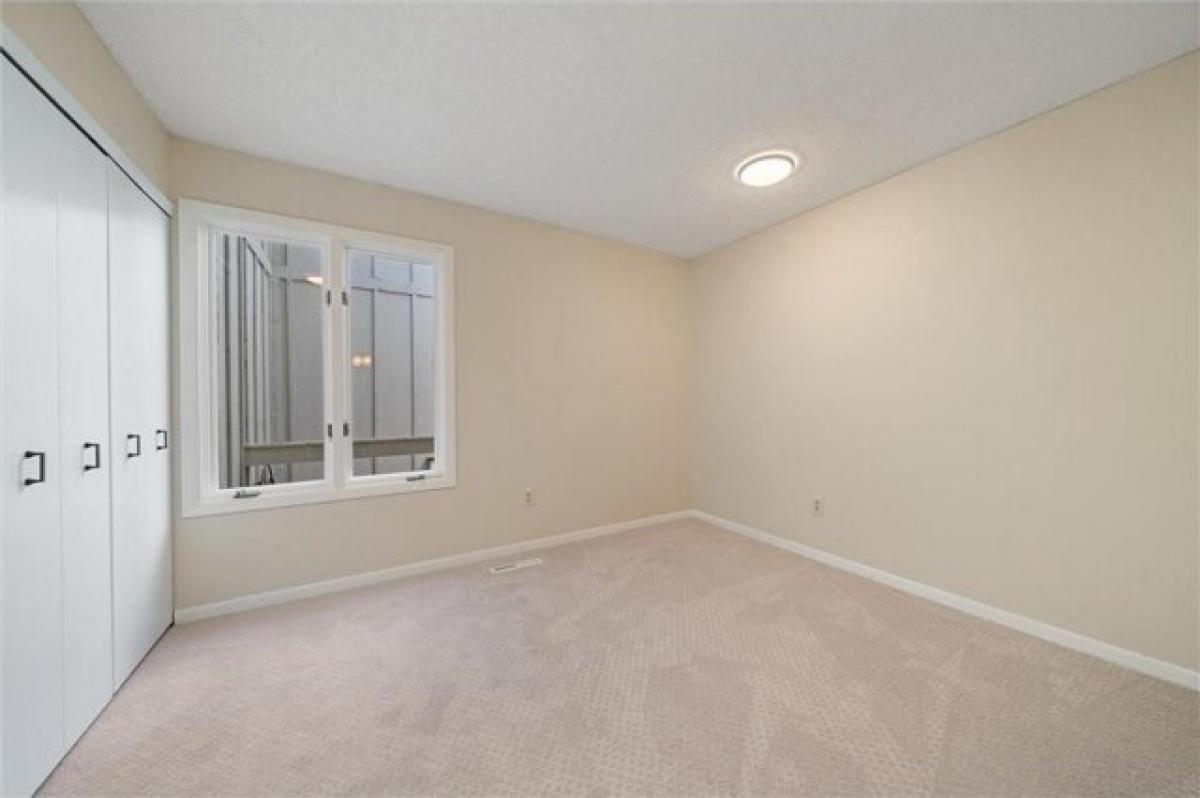 Picture of Home For Sale in Edina, Minnesota, United States