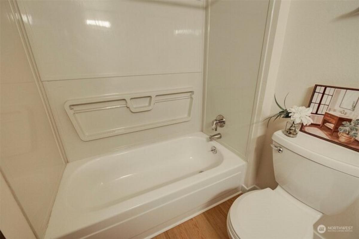 Picture of Home For Sale in Edmonds, Washington, United States