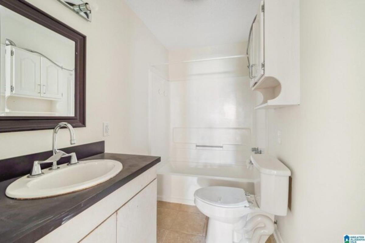 Picture of Home For Sale in Birmingham, Alabama, United States