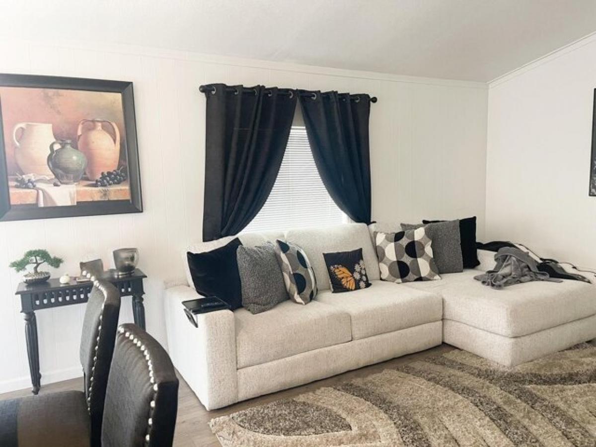 Picture of Home For Sale in Palm Desert, California, United States