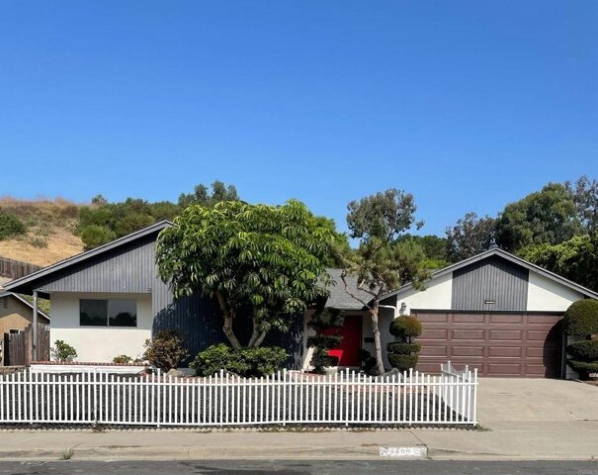 Picture of Home For Sale in Carlsbad, California, United States