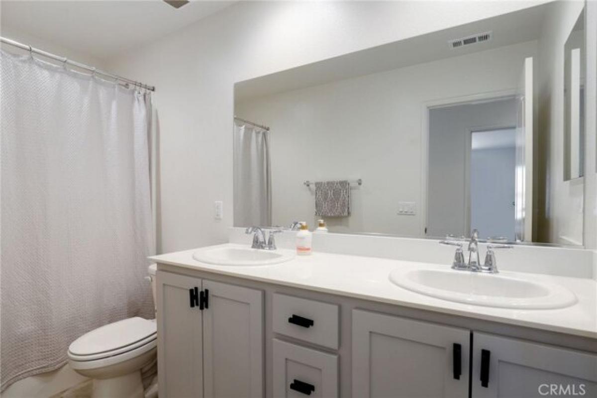 Picture of Home For Sale in Winchester, California, United States